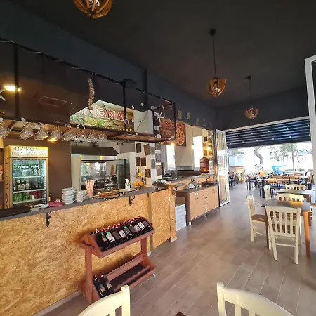 Veliaj 酒店 3*