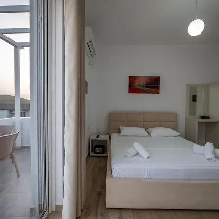 Veliaj Szálloda Ksamil