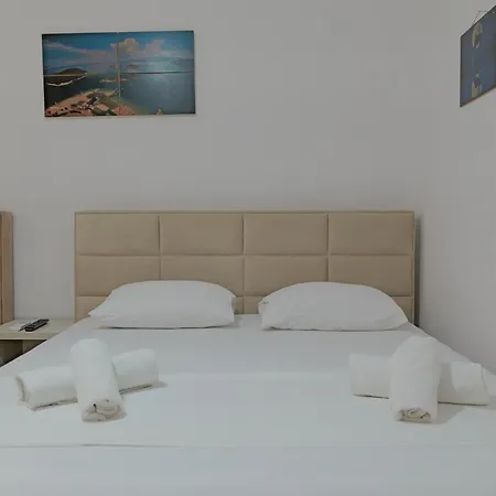 Veliaj Szálloda Ksamil