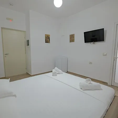 Veliaj 3* Ksamil
