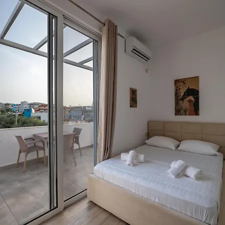 Hotel Veliaj 3*