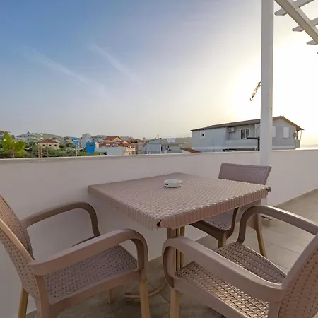 Veliaj Hotel 3*