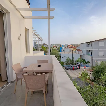 Veliaj Hotel 3*