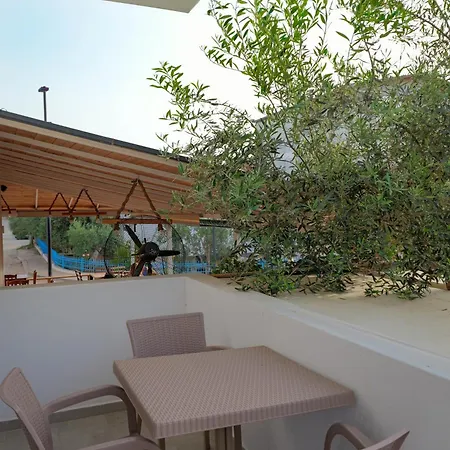 Veliaj Hotel Ksamil
