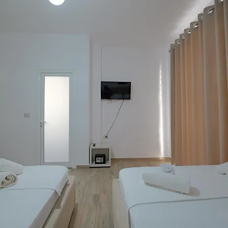 Hotel Veliaj 3*