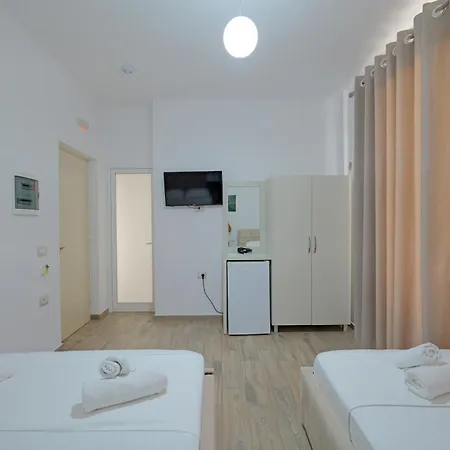 Veliaj Hotel 3*